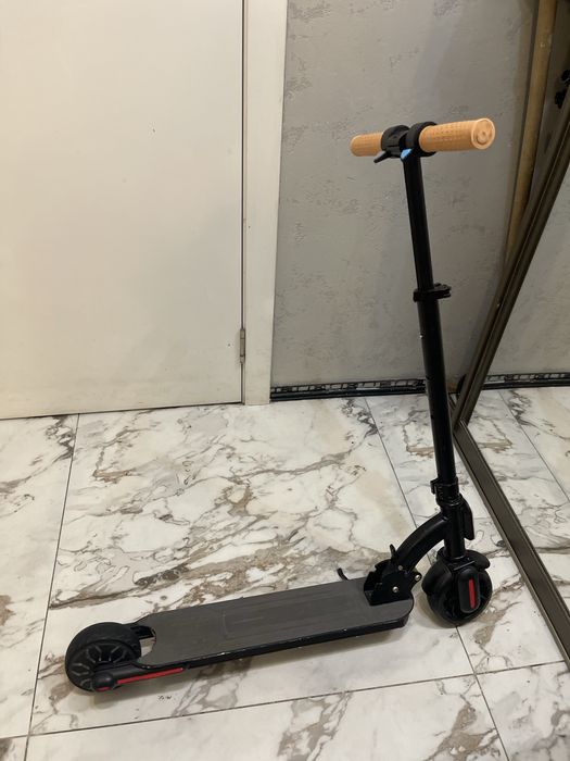 Продам детский электросамокат