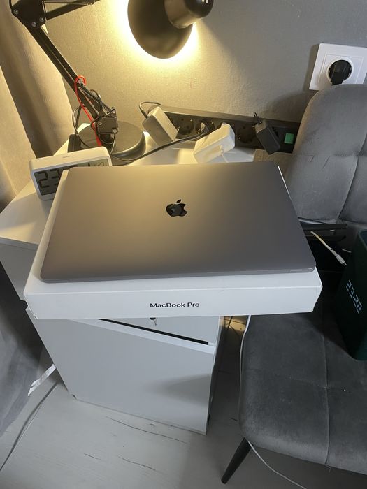 Продам MacBook Pro-15 16 gb ,7i
