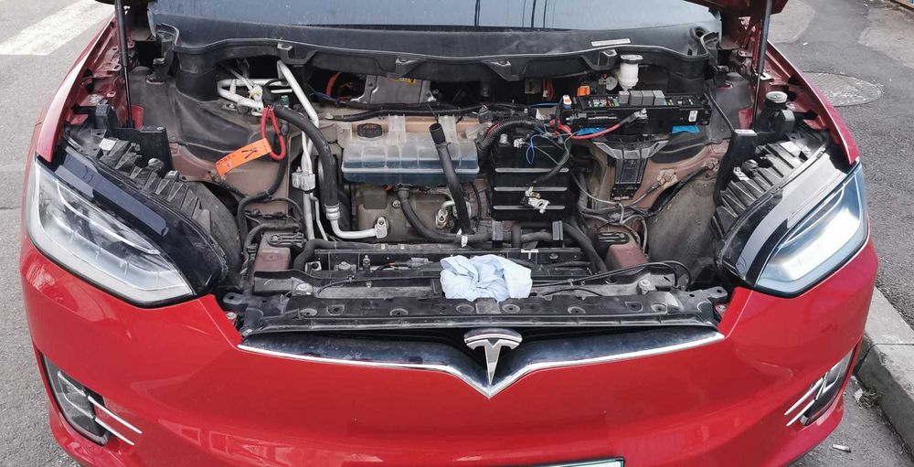 Service diagnoza Tesla