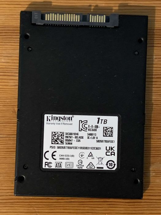 Kingston KC600 1TB / Kingston A400 480GB / Kingston A400 120GB / Adata SU650 120GB