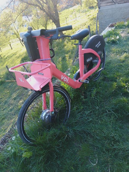Vind bicicleta electrica adusă recent din Italia