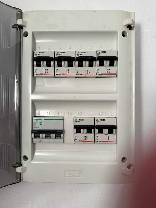 Electrician  reparații rapide / interventii