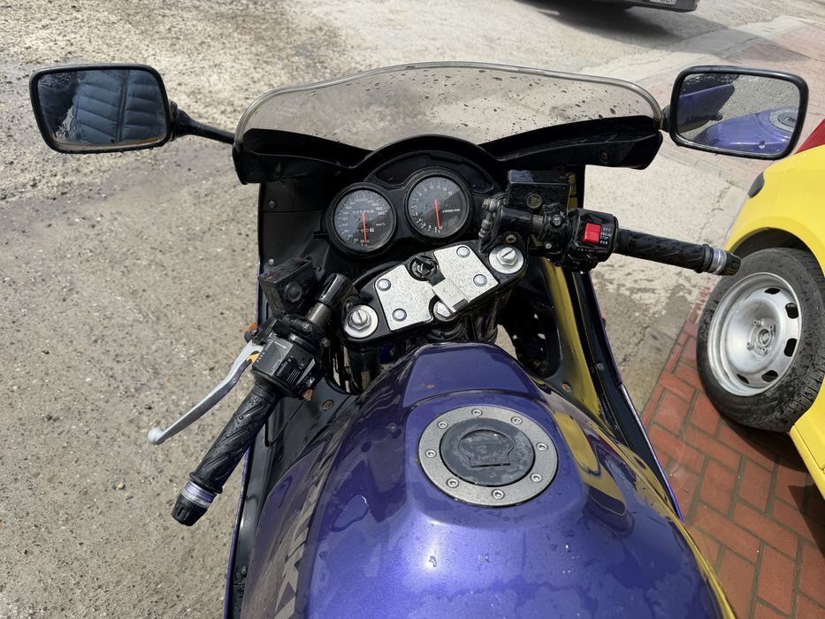 Motocicleta Suzuki R 900 RF