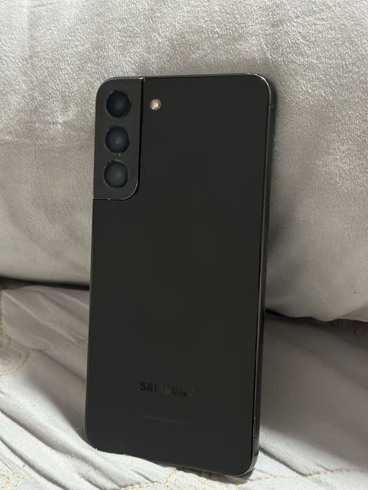 Продам телефон S22 plus