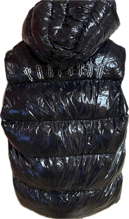 Мъжки елек boss армани. Нова цена 65лв