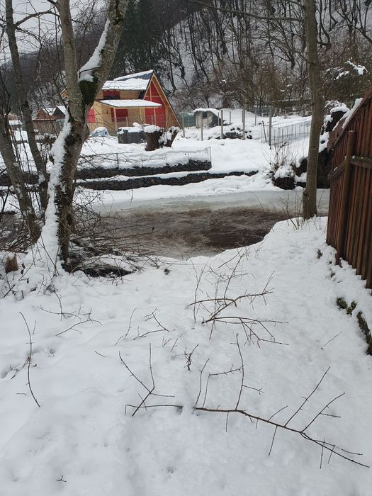 Vând teren intravilan