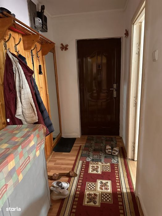 Apartament 2 camere et. 2, Zona Capat la 1