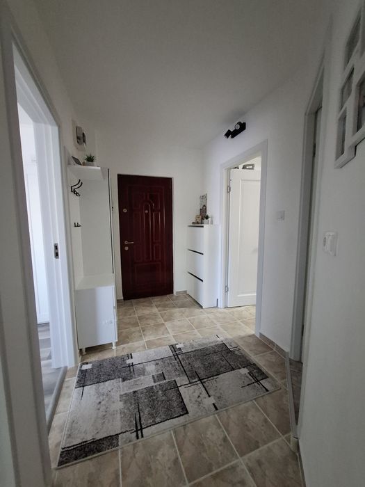 Apartament 2 camere, decomandat, zonă excelentă