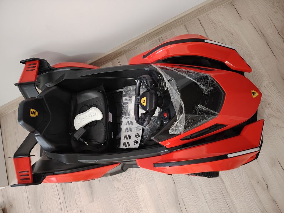 Mașinuță cu acumulator 500 lei