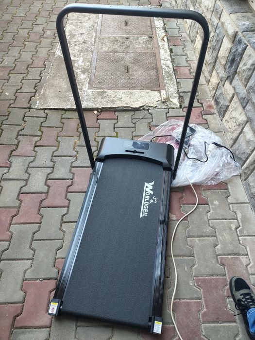 Banda de alergat și mers  walking pad  ecran LED telecomanda neutilizata