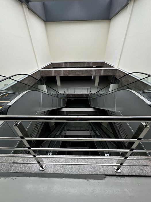 Ibn sino 2 Stroy mart Food kourt 2 dokon сотилади