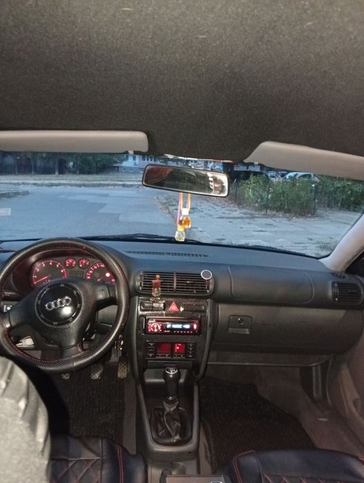 Audi a 3 топ състояние            .