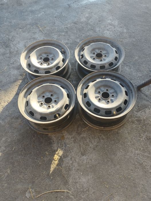 Продам диски на Карину е