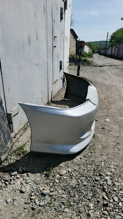 Продам передний бампер