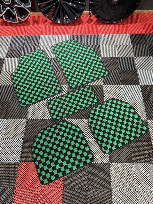 Универсальные коврики JDM клетка