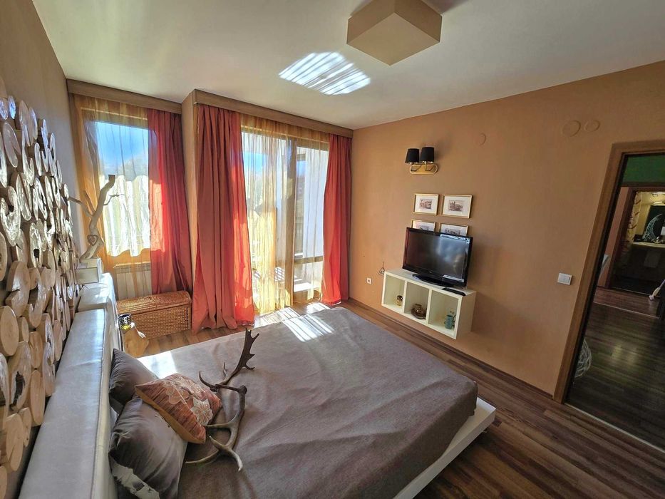 Елегантен тристаен апартамент с фронтална гледка към Пирин планина