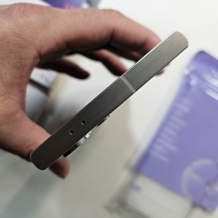 Samsung s24 ultra titanium gray 256 gb.