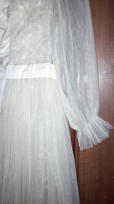 Платье нарядный.