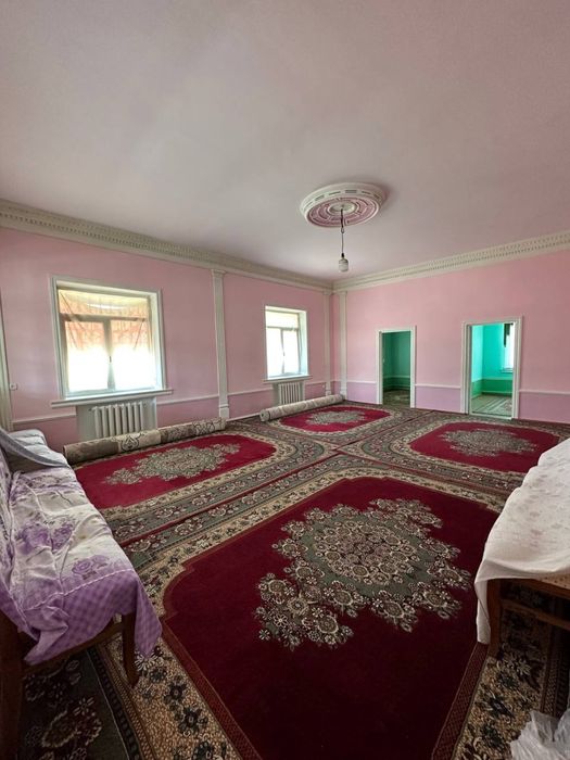 Уй сотилади, Зангиота туманида Ипподром бозорига 15 минут.