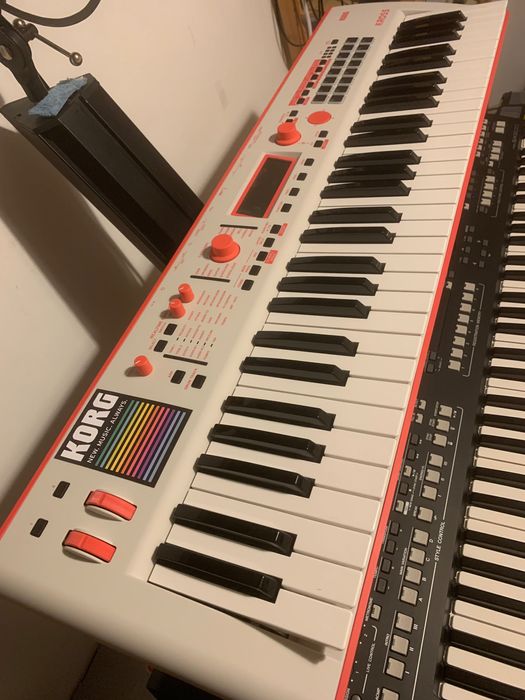 Sintetizator korg- yamaha