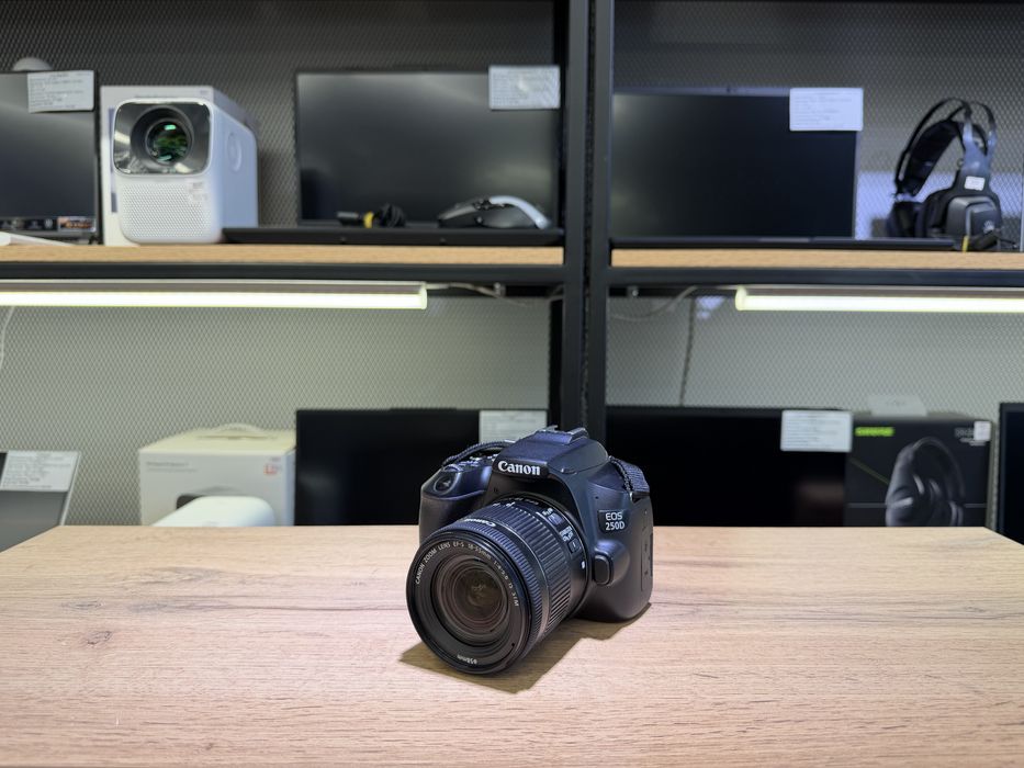 Фотоаппарат Canon EOS 250D, 18-55 mm, флешка 128 ГБ, 1781/А10