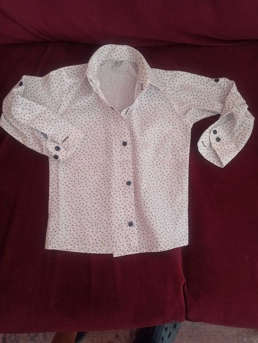 Продавам официален детски костюм/панталон,риза и елек - 2 броя