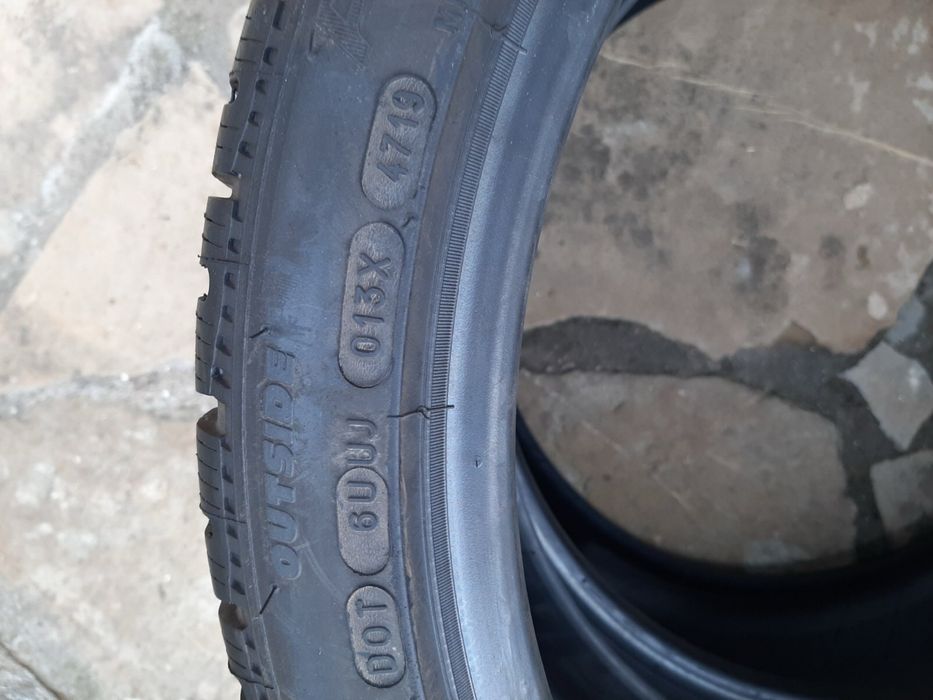 Продавам 2 броя зимни гуми Michelin Agilis Alpin в отлично състояние.