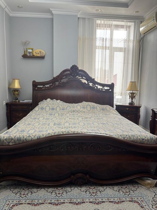 Продаю спальный гарнитур