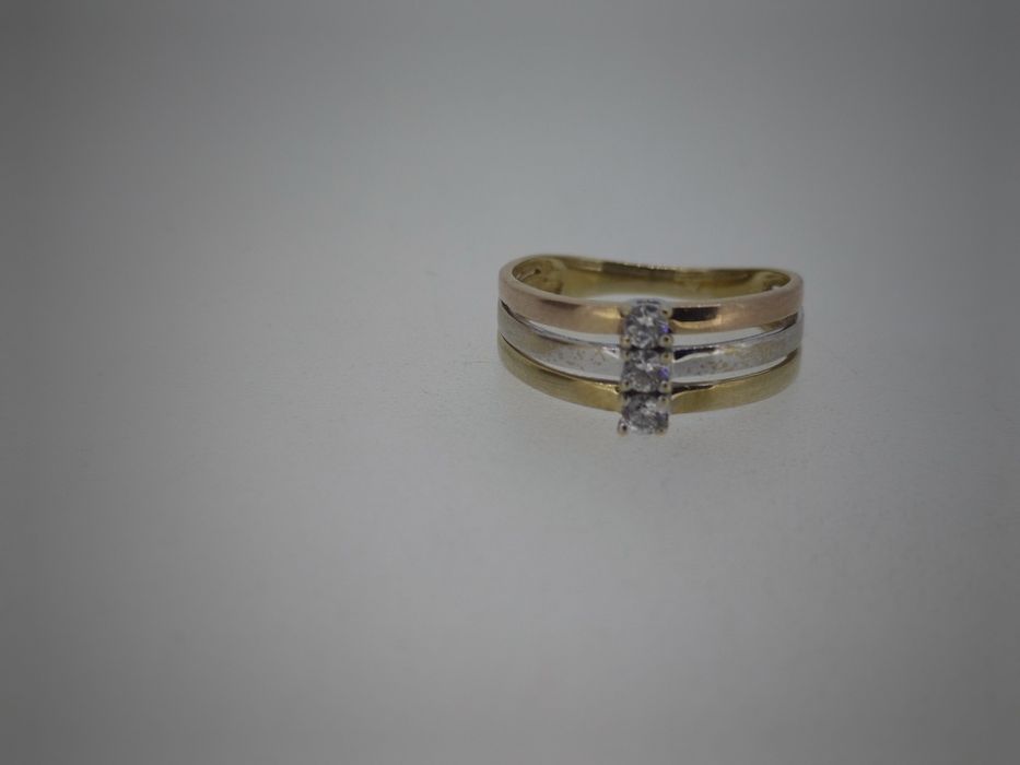 Inel aur 9k 2.01gr cu diamante naturale (r)