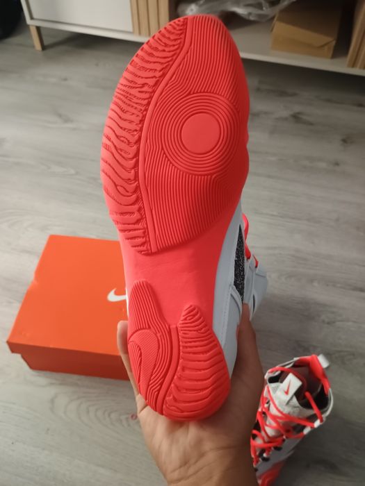 ex : ghete de boxat Hyperko2