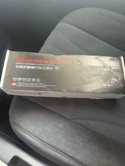 Видеорегистратор на зеркало