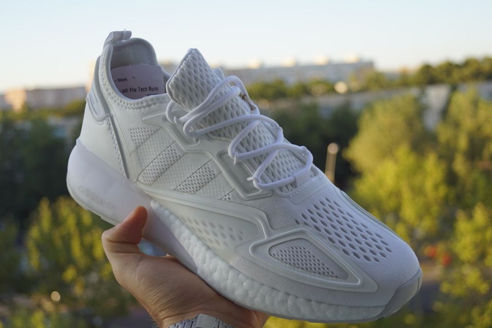 Adidas ZX 2k boost 44 ultraboost alb Bucuresti Sectorul 2 • OLX.ro