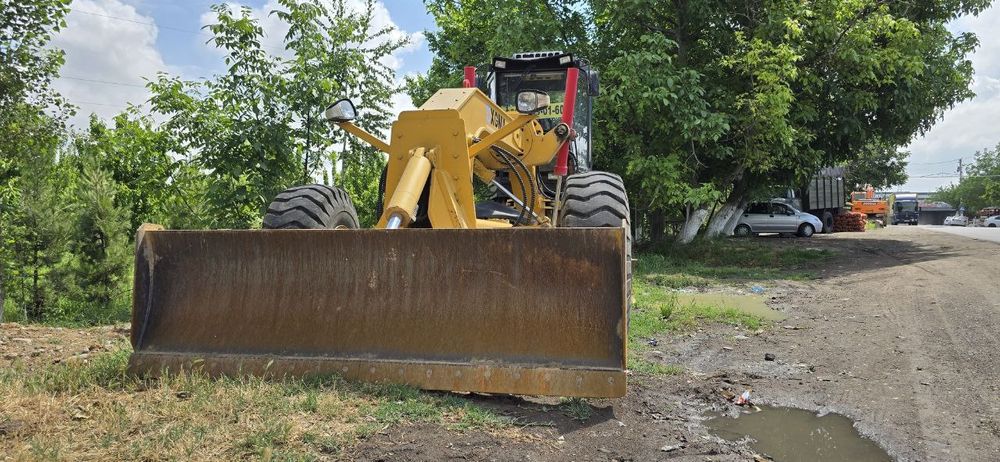 Продаётся  грейдер 165.-180.