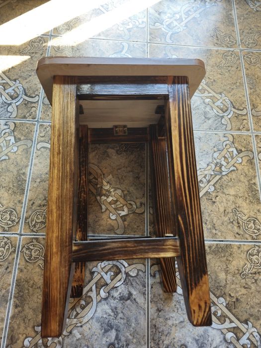 Стол со стульями