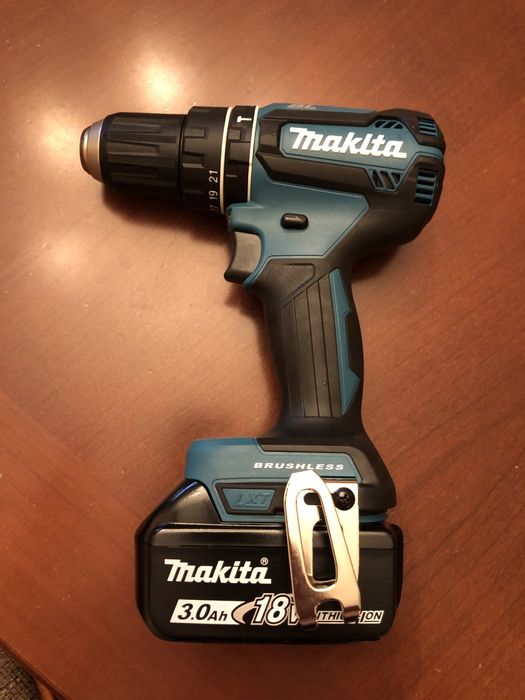 Акумулаторен ударен винтоверт”Makita”