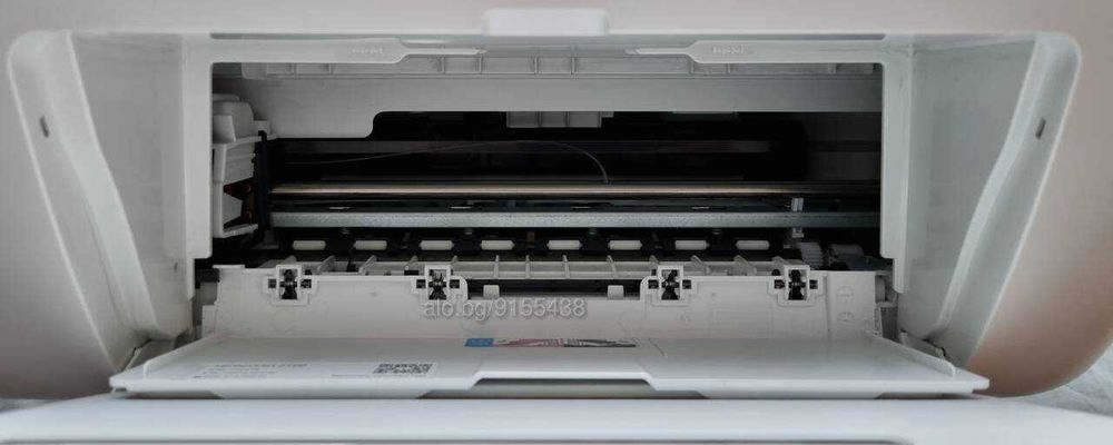 Продавам Принтер HP DeskJet 2720