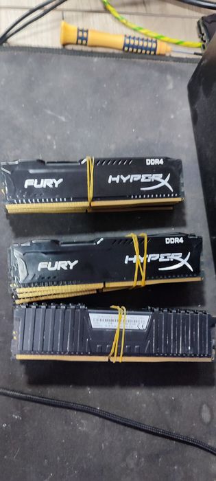 Kit rami ddr4 4x4 gb  3 kituri disponibile