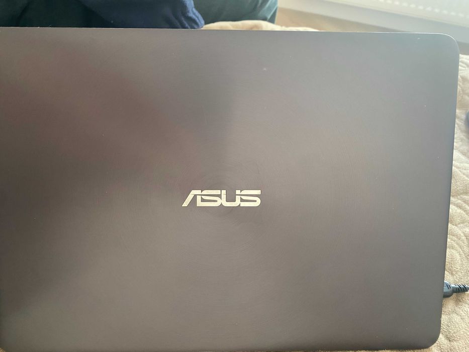Ноутбук ASUS в отличном состоянии