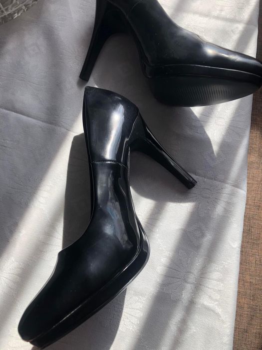 Pantofi de lac cu toc