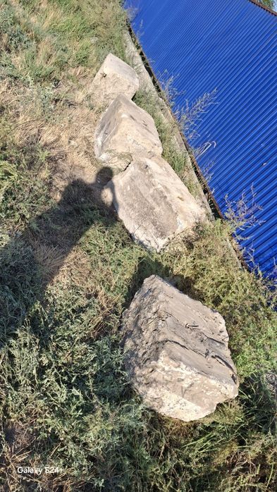 Продам б/у фундаментные блоки