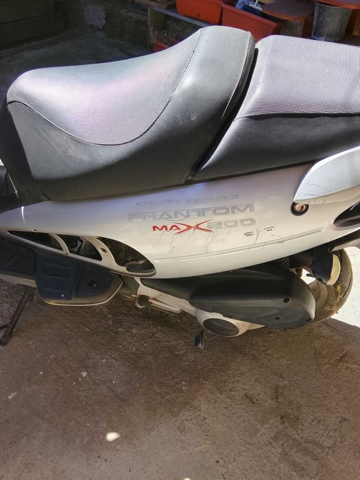 Скутер Malaguti F12 Phantom Max