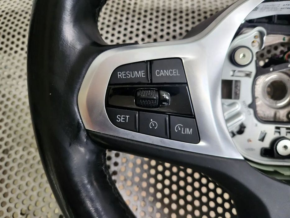Volan Bmw M Paket Cu Comenzi Din Piele G20 G21 G30 G31 F40 F41 F45 F46 F44 Etc. Dezmembrez Bmw F40