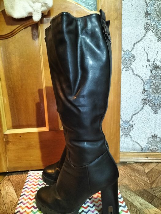Продам сапоги женские