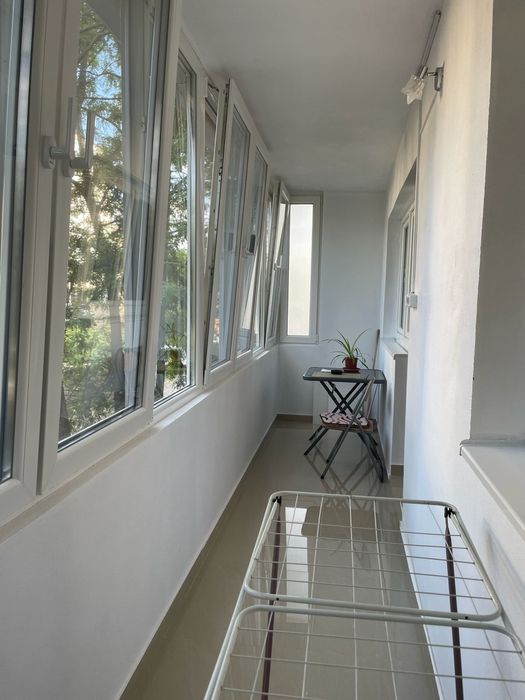 Proprietar inchiriez apartament 1 camera, 36 mp, str Stupilor, centrala proprie, balcon mare inchis, mobilat si utilat, pret 220€ + garantie