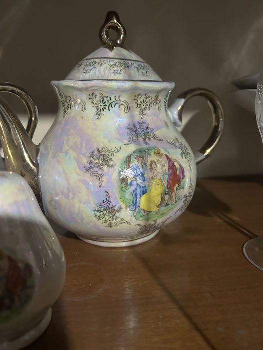 Мадонна супница, чайник и перечница