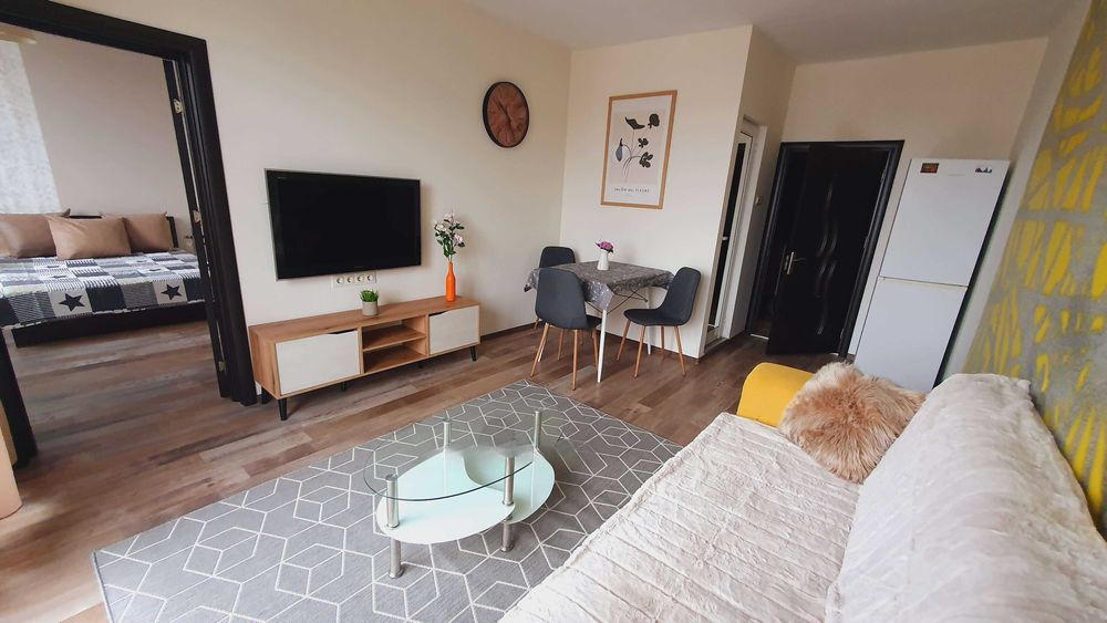 Продава се Тристаен апартамент в Пловдив, Христо Смирненски - 84 кв.м за 1739 €/кв.м - Снимка #1