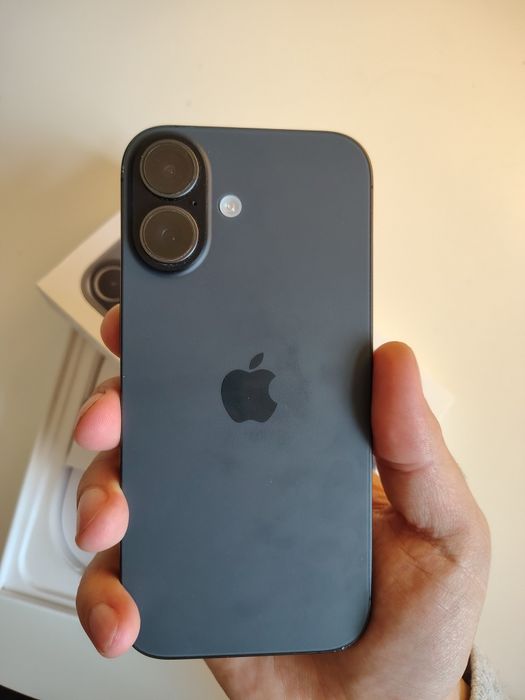 Vand iPhone 17 - 256 GB - 100% Bat - 79 cicluri-  Cutie