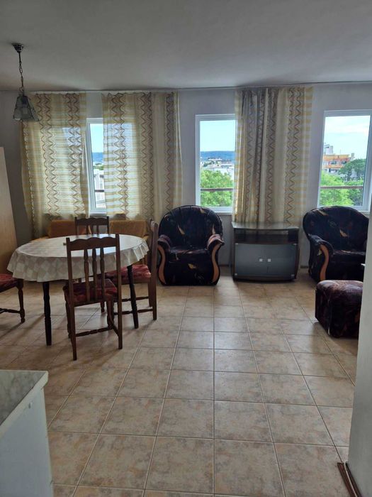 3 стаен до Медицински университет Варна