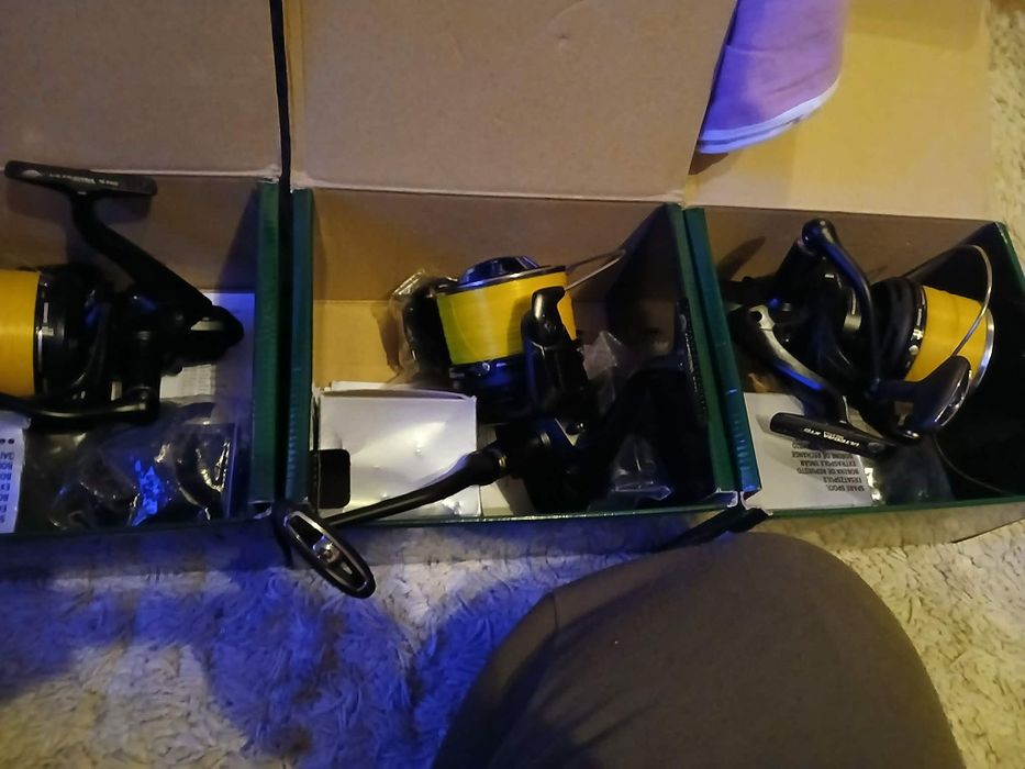 Продавам въпросните неща