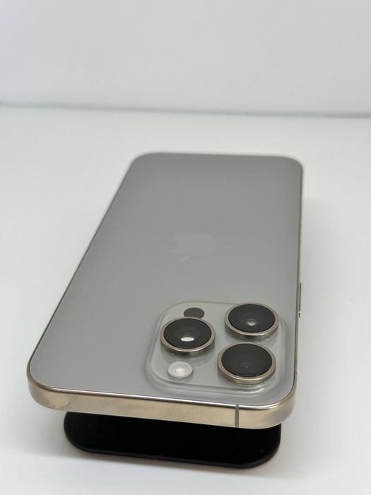 ip 15 pro max 256 gb 77%
